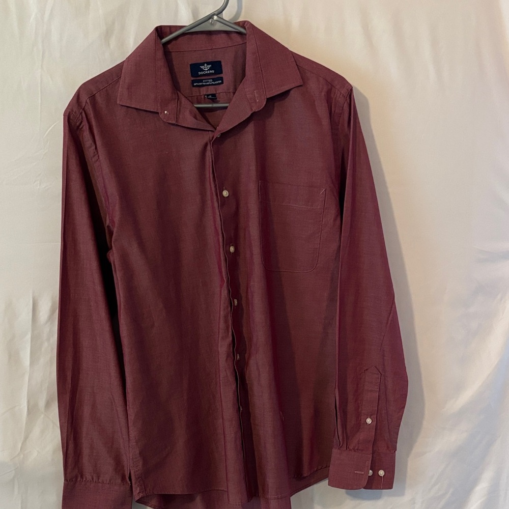 Dockers Classic Men's Long-Sleeve Dress Shirt - Burgundy Size M